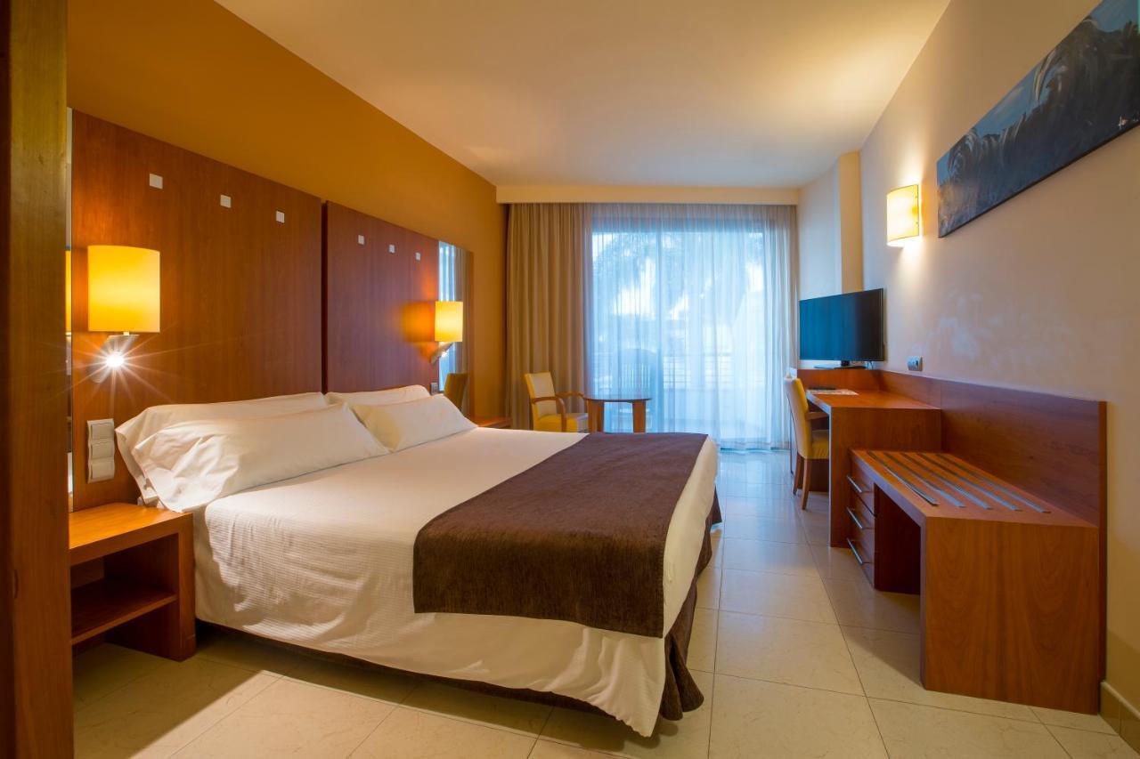 Hotel Miami Mar Sant Carles De La Rapita Bagian luar foto