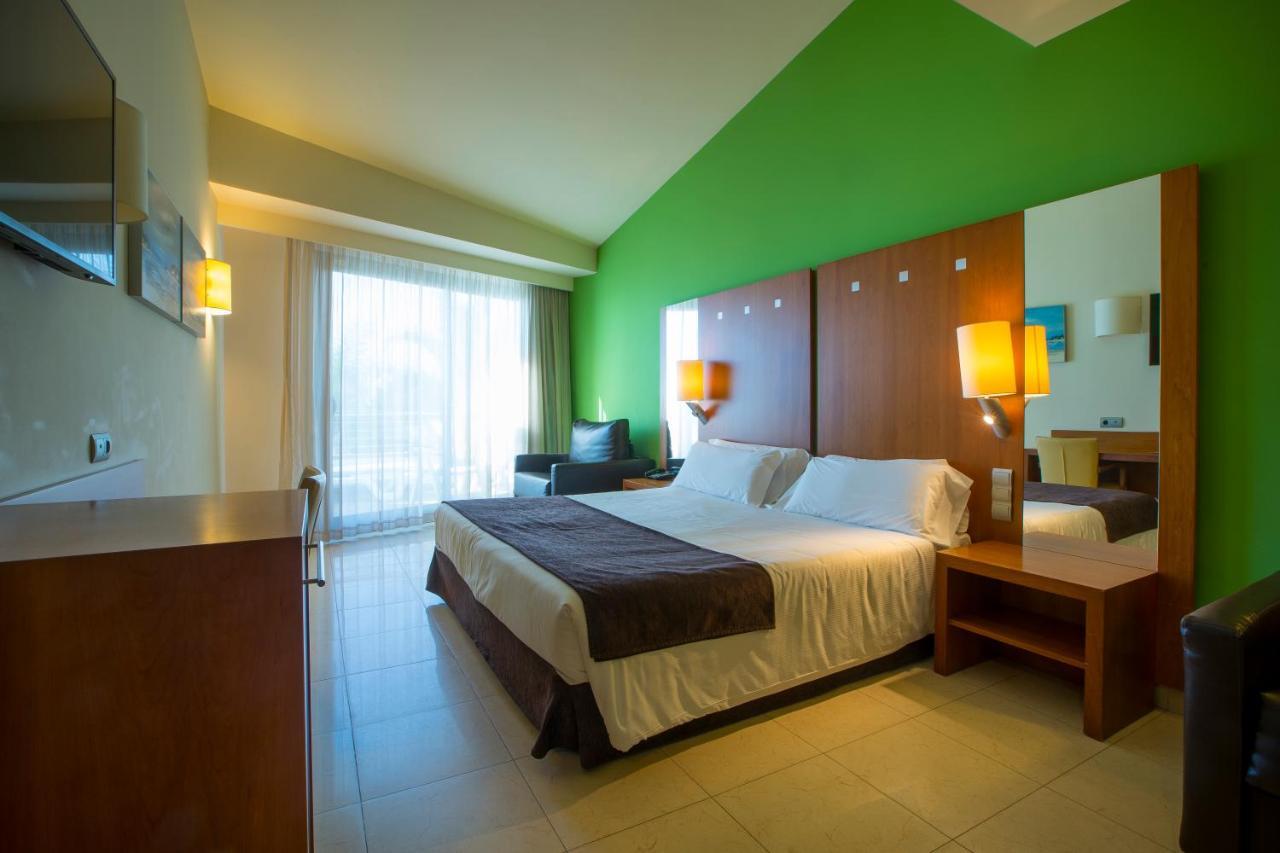 Hotel Miami Mar Sant Carles De La Rapita Bagian luar foto