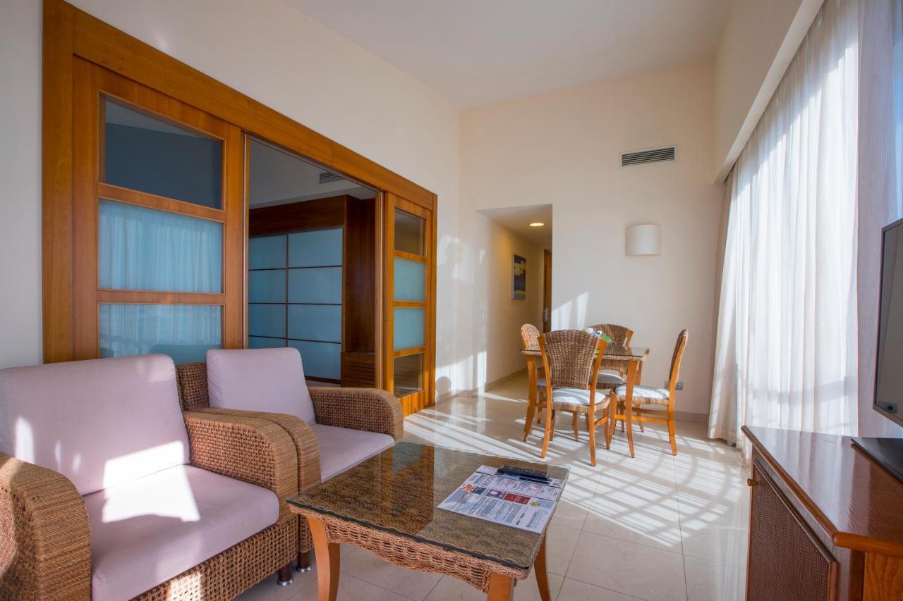 Hotel Miami Mar Sant Carles De La Rapita Bagian luar foto