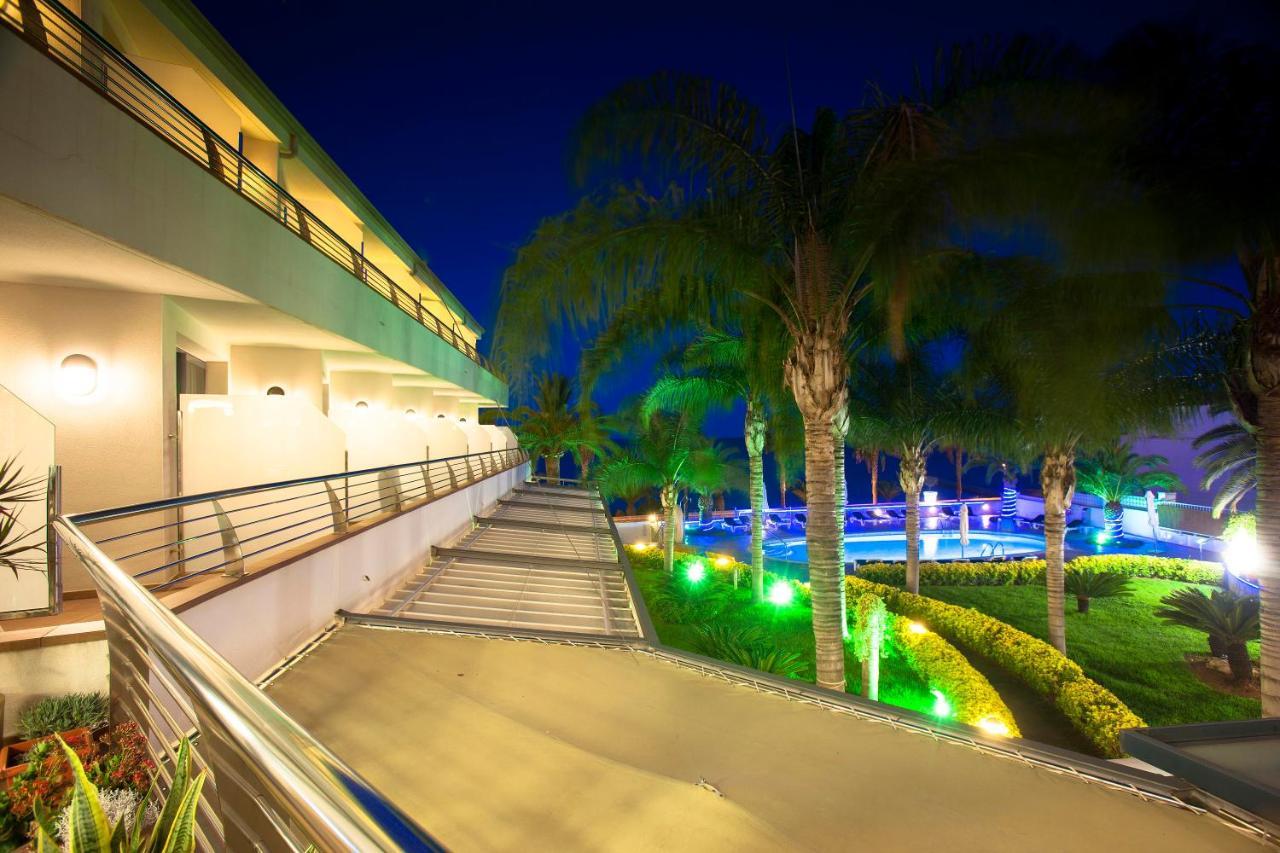 Hotel Miami Mar Sant Carles De La Rapita Bagian luar foto